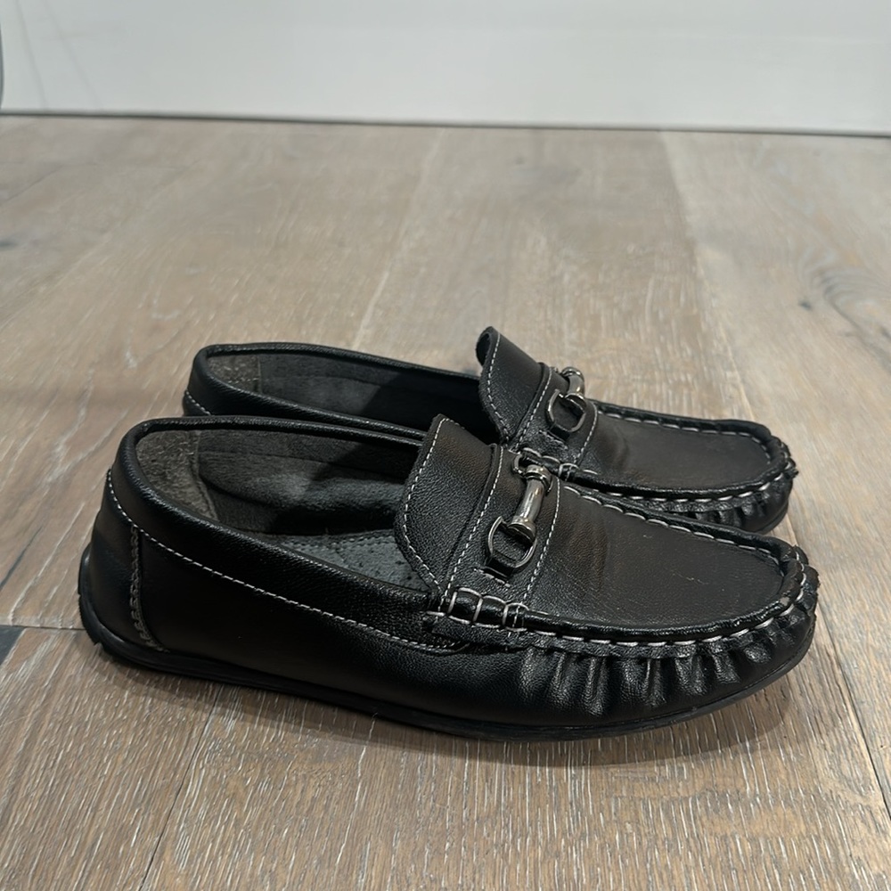 Josmo Boys Black loafers size 2 in great condition